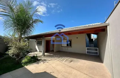 Casa espaçosa com excelente acabamento e 03 suítes à venda no bairro cidade jardim em caraguatatuba