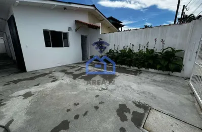 Casa à venda no bairro do sumaré em caraguatatuba, sp - com 2 dormitórios, sendo 1 suíte - ótima lo
