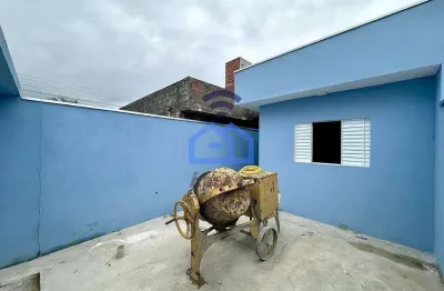 Casa nova à venda, com 2 Dormitórios sendo uma suíte no bairro Jardim das Palmeiras em Caraguatatub