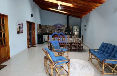 Casa à venda no indaiá, próxima à rodoviária de caraguatatuba, sp - com cômodos amplos e uma maravi