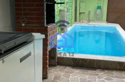 Sobrado com piscina à venda no bairro do rio do ouro em caraguatatuba, sp - invista em ótima locali