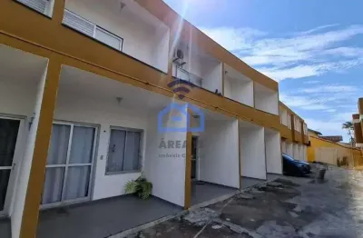 Excelente em casa em condomínio à venda, localizada a apenas 150m da praia no bairro jardim britâni