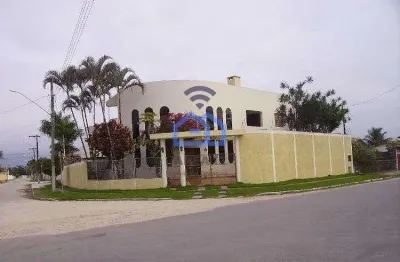 Sobrado à venda no bairro pontal de santa marina em caraguatatuba, sp