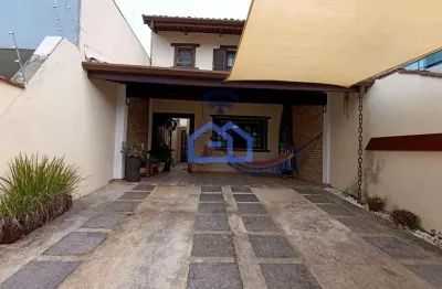Sobrado à venda no bairro jardim primavera em caraguatatuba, sp com 03 dormitórios sendo 01 suíte,