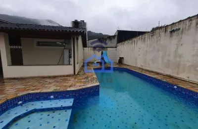 Casa de 3 suítes à venda no bairro do sumaré em caraguatatuba, sp - com piscina e área gourmet!