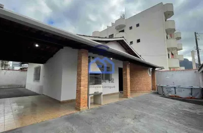 Casa à venda a uma quadra da praia no bairro do indaiá em caraguatatuba, sp