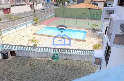 Apartamento à venda à poucos metros da orla da praia da martim de sá em caraguatatuba, sp. condomín