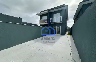 Lindo sobrado a venda, com 2 suítes, piscina e churrasqueira, balneário dos golfinhos, caraguatatub