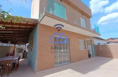 Sobrado à venda a 80 metros da avenida da praia no bairro praia das palmeiras em caraguatatuba, sp