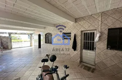 Casa à venda, com 2 dormitórios no bairro do tinga, caraguatatuba, sp