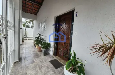Casa à venda no bairro Caputera em Caraguatatuba, SP com 4 dormitórios e excelente localização!