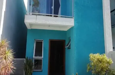 Conforto e natureza a seu alcançe: lindo sobrado com 03 dormitórios, à venda no rio vermelho!!!