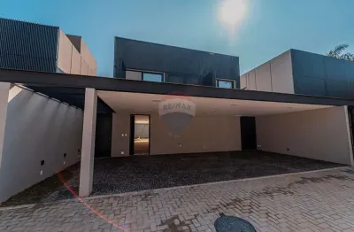 Casa de condomínio com 4 quartos e 6 banheiros à venda, 429 m²
