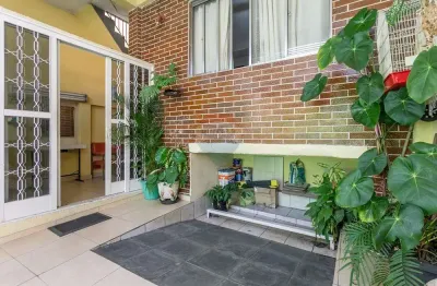 Sobrado à venda na vila brasilina – rua tranquila e residencial