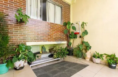Sobrado à venda na vila brasilina – rua tranquila e residencial