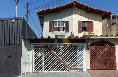 'Encantador Sobrado no Jardim Cupecê com 3 Quartos, sendo 1 suíte, 125m²'