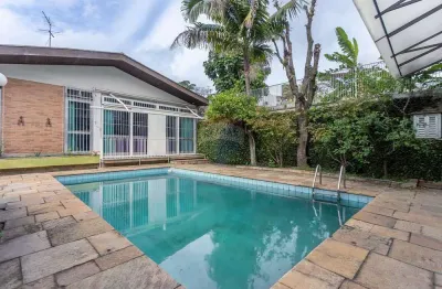 Casa térrea com piscina e edícula à venda no brooklin – ampla, confortável e muito bem localizada!