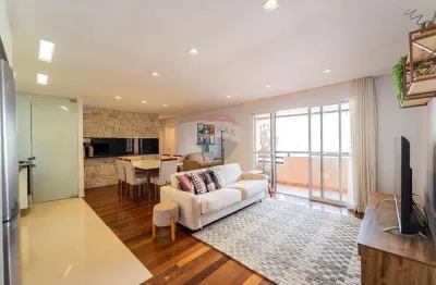 Apartamento moderno com 2 dormitórios e 1 reversível.