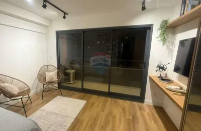 Studio moderno e mobiliado em localização estratégica – 27m² com varanda