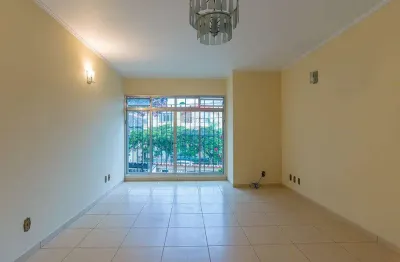 Sobrado aconchegante no alto de pinheiros – localização privilegiada!