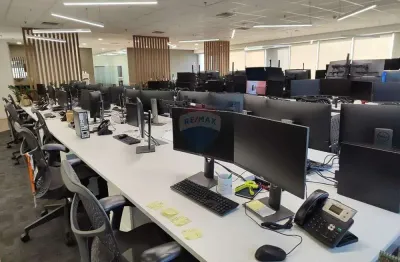 Conjunto comercial completamente mobiliado em pinheiros! localização privilegiada!