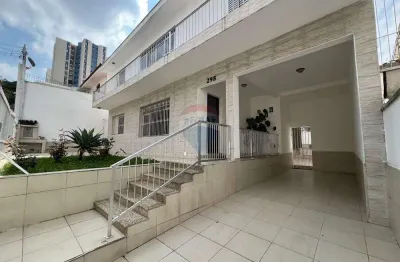 Locação casa espaçosa com quintal e vaga para 4 carros no jardim rizzo