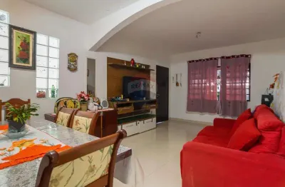 Casa sobrado com 3 dorms sendo 1 suite master com 2 vagas