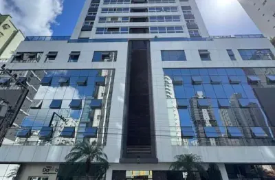 Apartamento à venda no bairro pioneiros - balneário camboriú/sc