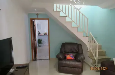 Sobrado a venda com 120m² sendo 02 dormitórios e 01 vaga sacomã