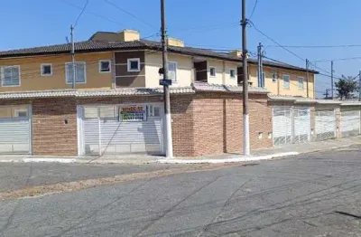 Casa de 3 dormitórios com suíte, varanda e churrasqueira no jardim sabará