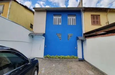 O imóvel 179m², para locacao  5 salas de escritório, 2 grandes salas, (7 salas no total)