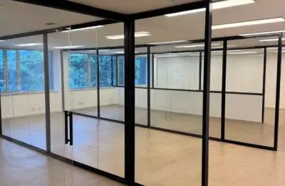 Sala comercial reformada, ótima iluminação, ar condicionado, copa, 4 vagas, vila olímpia