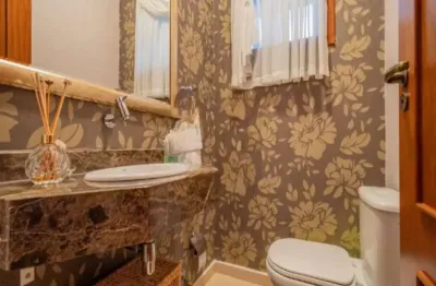 Casa à venda com 280m², 3 quartos e 3 vagas na Super Quadra Morumbi