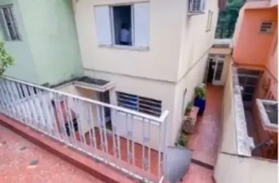 Casa com 02 dormitórios e 02 vagas de garagem para venda no jd humaitá