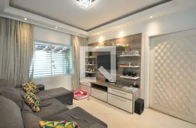 Casa com 3 quartos à venda na Rua dos Maracujás, --, Vila Mazzei, São Paulo
