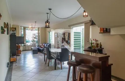 Casa com 3 quartos à venda na Rua Pirajá, --, Vila Invernada, São Paulo