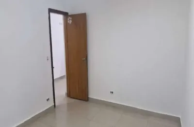 Casa com 2 quartos para alugar na Rua Tomás Teixeira, --, Vila Constança, São Paulo