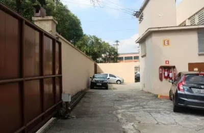 Galpões com escritórios e showroom disponíveis para locação (6.203m²).