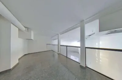 Prédio no alto da lapa de 942m², sendo 240m² vão livre, mezanino de 60m2, térreo de 287m²