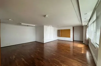 Aluguel de apartamento de luxo na vila nova conceição: 4 quartos, 1 suíte, 3 salas, 2 vagas de garagem - 202m².