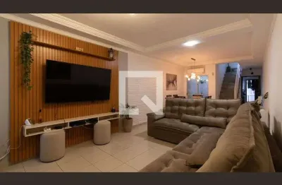 Casa com 3 quartos à venda na Rua José Osvaldo Ribeiro, --, Vila Guilhermina, São Paulo