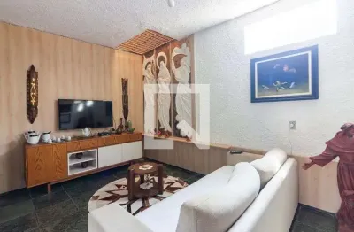 Casa com 3 quartos à venda na Rua Paranaense, --, Conceição, Osasco