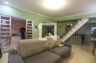 Casa com 3 quartos à venda na Rua Iguaçu, --, Campanário, Diadema