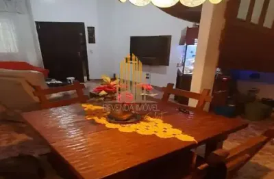 Casa assobradada em perdizes de 170m² com 3 quartos, 2 banheiros e não possui vagas á venda