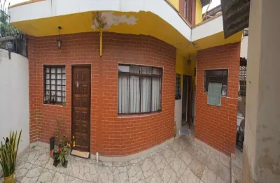 Casas em terreno de 250 m² com edícula de dois pavimentos no jardim jamaica