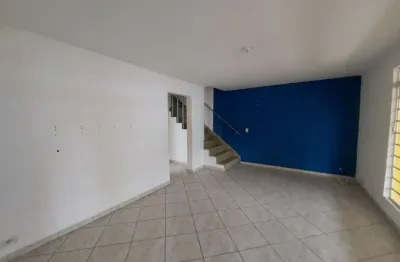 Socorro, casa residencial de 120m² com 3 dormitórios e 1 vaga.
