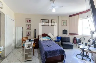 Kitnet / Stúdio à venda na Rua Vinte e Quatro de Maio, --, Centro, São Paulo