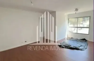 Apartamento à venda no Condomínio Guarapuava na Vila Pompéia, São Paulo-SP: 2 quartos, 1 banheiro, 1 vaga, 72m² - Imperdível!