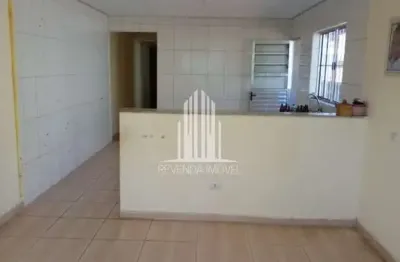 Casa à venda em São Paulo-SP, no bairro Socorro: 4 quartos, 2 salas, 2 banheiros, 2 vagas, 125m². Confira!