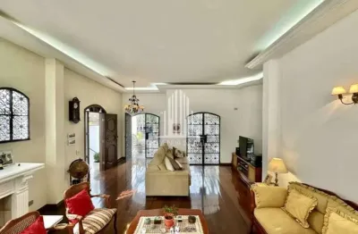 Magnífica Casa à Venda em Cotia-SP, no Bairro Horizontal Park: 5 Quartos, 5 Suítes, 6 Banheiros, 7 Vagas, 432m². Confira!